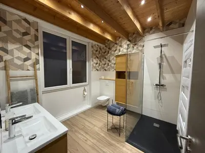 Salle de bains dans l'établissement Le Chalet des Vosges