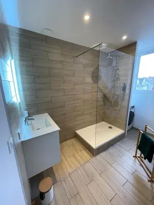 Salle de bains dans l'établissement Les nuits du Lion