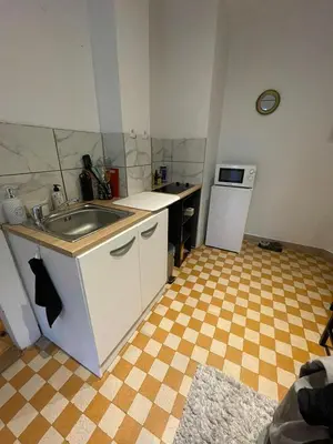 Cuisine ou kitchenette dans l'établissement Charmant 2 pièces, centre ville de Colmar et marché de Noël