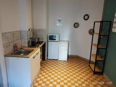 Cuisine ou kitchenette dans l'établissement Charmant 2 pièces, centre ville de Colmar et marché de Noël