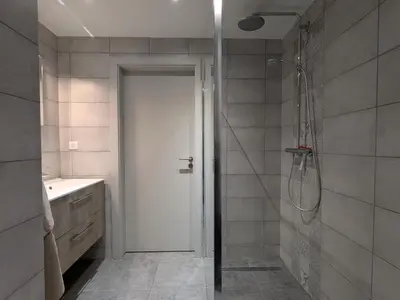 Salle de bains dans l'établissement Appartement cocooning au cœur des Hautes-Vosges avec terrasse et parking privé - FR-1-589-841