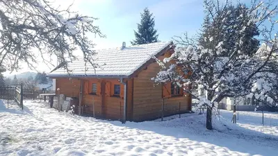L'établissement Chalet L' Aventurière en hiver
