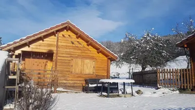 L'établissement Chalet L' Aventurière en hiver
