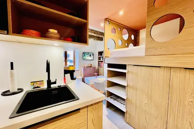 Cuisine ou kitchenette dans l'établissement Blue Dream! Pedestrian center near Lake and Ski