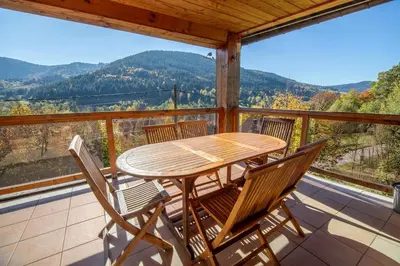 Vue générale sur la montagne ou vue sur la montagne depuis l'appartement