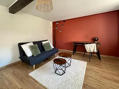 Coin salon dans l'établissement Calme à la campagne, confort de la ville !
