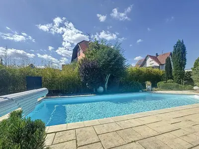 Piscine de l'établissement Vogelgarten - Maison de vacances entre vignes, et chants d'oiseaux ou située à proximité