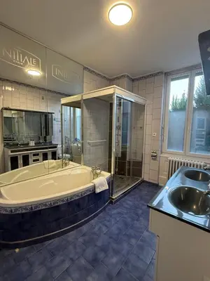 Salle de bains dans l'établissement Le charme d'Alsace