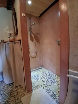 Salle de bains dans l'établissement Amtawa - Bien-être et Ressourcement