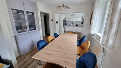 Cuisine ou kitchenette dans l'établissement Appart 1er Etage - 90 m plein centre-ville !