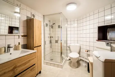 Salle de bains dans l'établissement Cozy Old Town Suite - Quiet and Central Cocoon