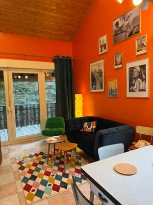 Coin salon dans l'établissement Chèvreroche - Bol d'air