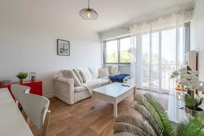 Coin salon dans l'établissement Very nice apartment, center near Colmar train station