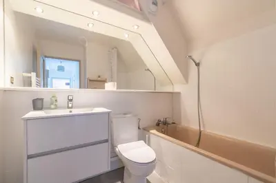 Salle de bains dans l'établissement Bel appartement au centre Colmar stationnement