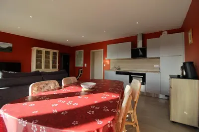 Cuisine ou kitchenette dans l'établissement Gîte Au Camp de Base vue panoramique