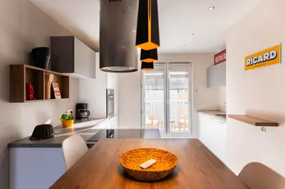 Cuisine ou kitchenette dans l'établissement Le 12 - City Center