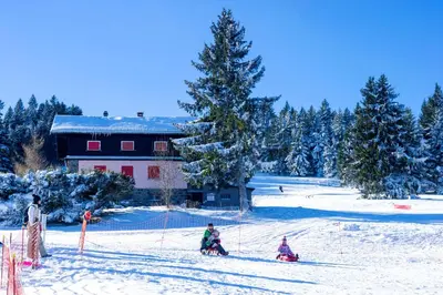 L'établissement VTF Les Fougères en hiver
