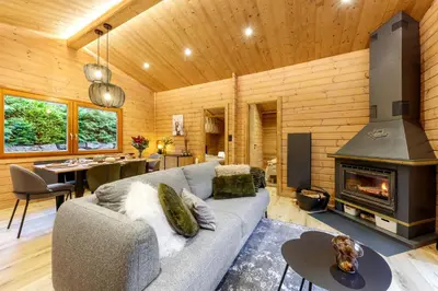 Coin salon dans l'établissement Le Refuge des Sapins - Au coeur de la nature