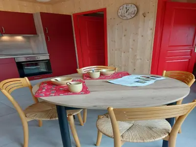 Cuisine ou kitchenette dans l'établissement Chalet in St Maurice near Ballon d'Alsace