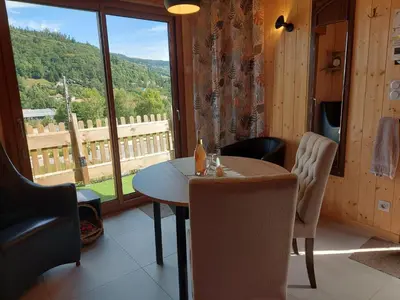 Vue générale sur la montagne ou vue sur la montagne depuis le chalet