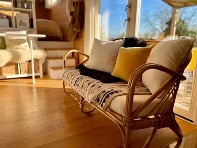 Coin salon dans l'établissement Tiny House Elsass - Natur, Ruhe & Erholung