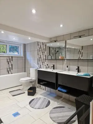 Salle de bains dans l'établissement Jeanmyr