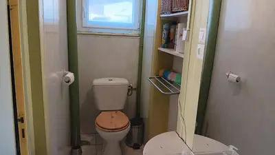 Salle de bains dans l'établissement Appartement confortable à La Bresse avec terrasse