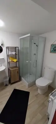 Salle de bains dans l'établissement Les gîtes d'Esika