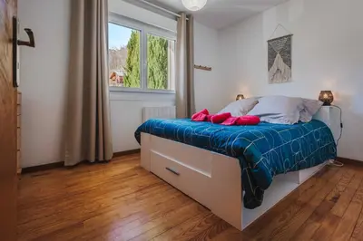 Un ou plusieurs lits dans un hébergement de l'établissement Maison 3 étoiles entre Pistes et Centre-Ville, Billiard, Ping-Pong, PS3, Cheminée, BBQ, Animaux admis