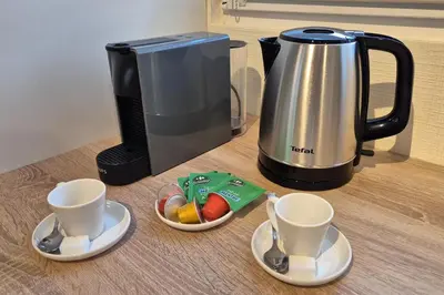 Plateau bouilloire dans l'établissement Harmonie - Proche Basel, élégant F2 avec chambre