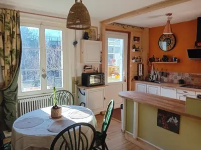 Cuisine ou kitchenette dans l'établissement Sweet Home