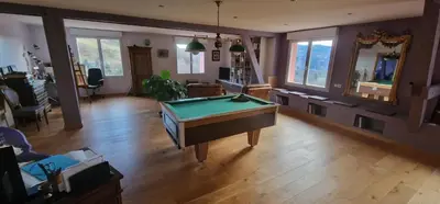 Billard dans l'établissement La Ferme des Cherierres - Piscine Intérieure Chauffée