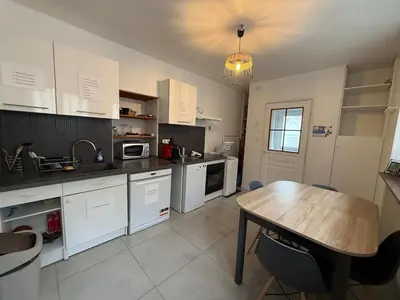 Cuisine ou kitchenette dans l'établissement Le Petit Bressaud, Studio cosy au coeur des Vosges