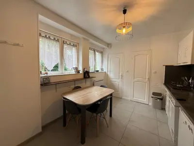 Cuisine ou kitchenette dans l'établissement Le Petit Bressaud, Studio cosy au coeur des Vosges