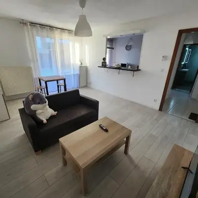 Appartement rez-de-jardin avec terrasse privative