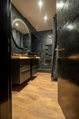 Salle de bains dans l'établissement Le Confidentiel - Le Refuge de vos Désirs secrets