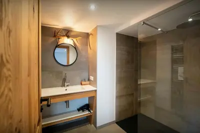 Salle de bains dans l'établissement Le Refuge de Lucien - OVO Network