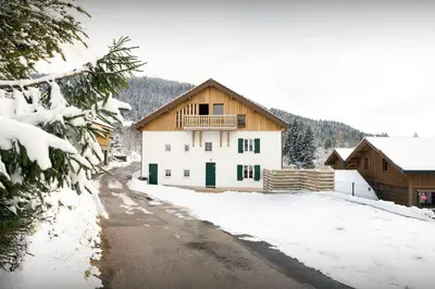 L'établissement Le Refuge de Lucien - OVO Network en hiver
