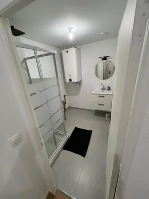 Salle de bains dans l'établissement Renove Comfortable Appartement Mulhouse