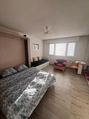 Un ou plusieurs lits dans un hébergement de l'établissement STUDIO 50m de gare de st-louis