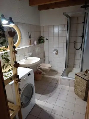 Salle de bains dans l'établissement Maison nature et calme - 3 chambres - Vue montagne