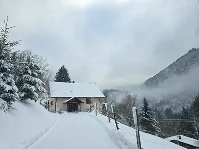 L'établissement Maison nature et calme - 3 chambres - Vue montagne en hiver