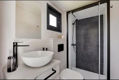 Salle de bains dans l'établissement Tinny House