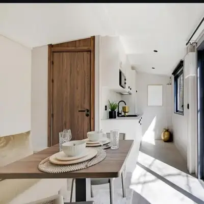 Tinny House