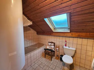 Salle de bains dans l'établissement Les huit joyeux randonneurs au sauna