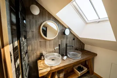 Salle de bains dans l'établissement Ferme Émeraude Gérardmer domaine privatisé avec