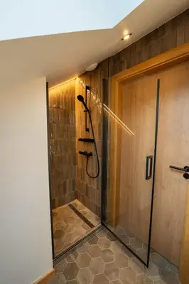 Salle de bains dans l'établissement Ferme Émeraude Gérardmer domaine privatisé avec