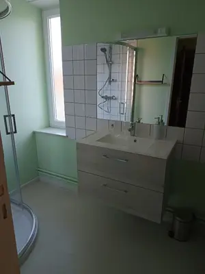 Salle de bains dans l'établissement La clef du ban
