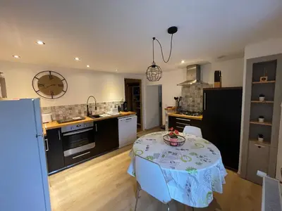 Cuisine ou kitchenette dans l'établissement La Bulle d Avenir