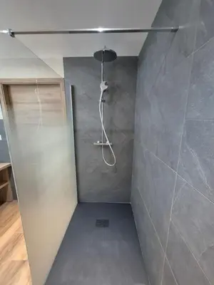 Salle de bains dans l'établissement Maison Gite Le Randonneur